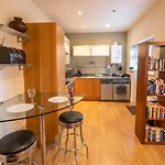 Stylish, Spacious 3 Bedroom Townhouse Casa vacanze Galway