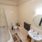 Stylish, Spacious 3 Bedroom Townhouse