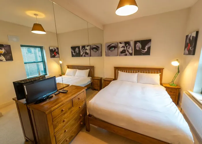 Stylish, Spacious 3 Bedroom Townhouse * 戈尔韦