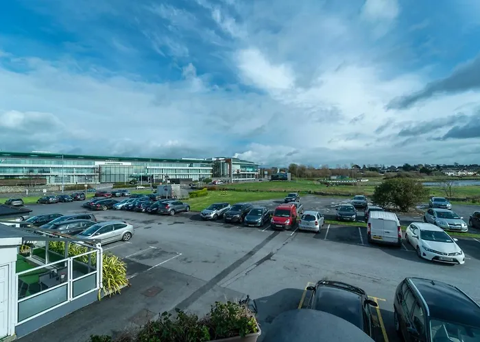 Stylish, Spacious 3 Bedroom Townhouse 度假居